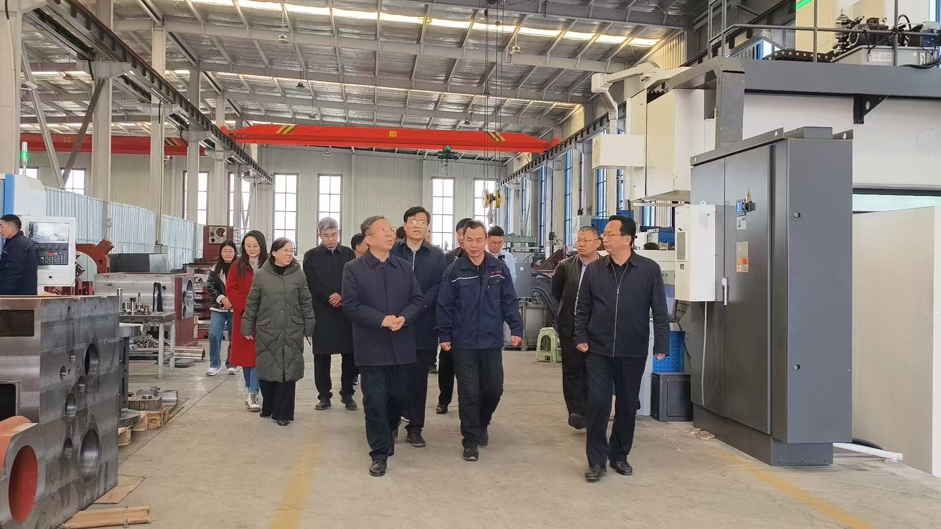 德州领导参观工厂4.jpg